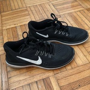 Women’s Black Nike Sneakers